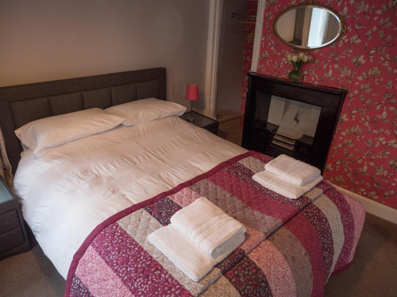 Churchend Farm Bed And Breakfast Slimbridge Εξωτερικό φωτογραφία